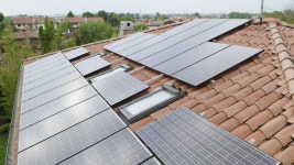 Solar Energy Panels Installed On 스톡 동영상 비디오(100% 로열티 프리) 1039311980 | Shutterstock