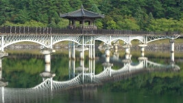 View of Weolyeonggyo Bridge and 스톡 동영상 비디오(100% 로열티 프리) 1040432066 | Shutterstock