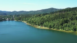 Town of Fuzine On Lake 스톡 동영상 비디오(100% 로열티 프리) 1041325222 | Shutterstock