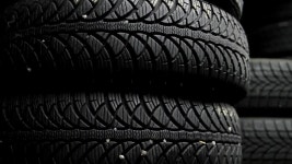 Car Tires with Good Service 스톡 동영상 비디오(100% 로열티 프리) 1044577747 | Shutterstock