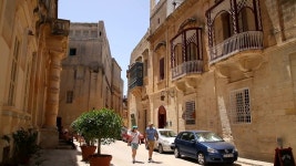 Mdina, Malta - June 2019: 스톡 동영상 비디오(100% 로열티 프리) 1049682616 | Shutterstock