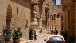 Mdina, Malta - June 2019: 스톡 동영상 비디오(100% 로열티 프리) 1049682619 | Shutterstock