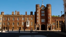 London, Circa 2020 - Establishing 스톡 동영상 비디오(100% 로열티 프리) 1054417856 | Shutterstock