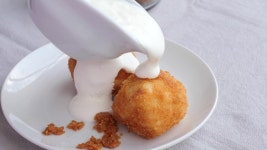 Pouring Sour Cream On Cottage 스톡 동영상 비디오(100% 로열티 프리) 1054883357 | Shutterstock