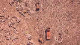 Garbage Dump Top View Working 스톡 동영상 비디오(100% 로열티 프리) 1057568680 | Shutterstock