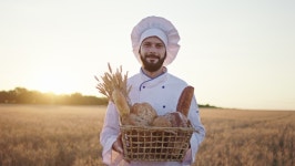크레이지베이커(Crazy Baker) | Charismatic Man Baker in the 스톡 동영상 비디오(100% 로열티 프리) 1058435497 | Shutterstock