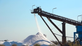 Salt Production, Conveyor Belt with 스톡 동영상 비디오(100% 로열티 프리) 1059986156 | Shutterstock