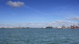 Portsmouth, Hampshire, Uk, October 15, 스톡 동영상 비디오(100% 로열티 프리) 1060974742 | Shutterstock