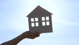 Silhouette of a Paper House 스톡 동영상 비디오(100% 로열티 프리) 1062756094 | Shutterstock