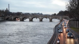 River Seine, Bridge On Left 스톡 동영상 비디오(100% 로열티 프리) 1064437 | Shutterstock