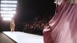 Out of Focus Background, Models 스톡 동영상 비디오(100% 로열티 프리) 1065015178 | Shutterstock