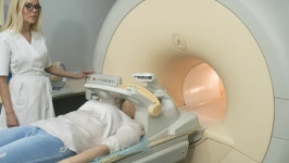 Woman Doctor Radiologist Makes Brain, 스톡 동영상 비디오(100% 로열티 프리) 1066373281 | Shutterstock