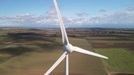 Clean Power: Wind Farm in 스톡 동영상 비디오(100% 로열티 프리) 1068914213 | Shutterstock