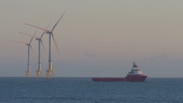 토탈에너지스오프쇼어윈드(영업소) | Offshore Wind Turbines in Aberdeen 스톡 동영상 비디오(100% 로열티 프리) 1072462859 | Shutterstock