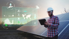 Engineer Analysing Solar Panels Data, 스톡 동영상 비디오(100% 로열티 프리) 1072988396 | Shutterstock