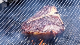 T Bone On a Charcoal 스톡 동영상 비디오(100% 로열티 프리) 1073084288 | Shutterstock