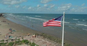 Aerial of Surfside Beach in 스톡 동영상 비디오(100% 로열티 프리) 1074419726 | Shutterstock