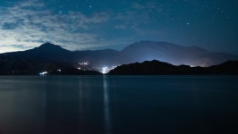 Clouds and Starry Sky West 스톡 동영상 비디오(100% 로열티 프리) 1075409279 | Shutterstock