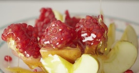 Honey Poured On the Pomegranate 스톡 동영상 비디오(100% 로열티 프리) 11178218 | Shutterstock