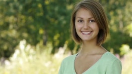 Against Background of Summer, Green 스톡 동영상 비디오(100% 로열티 프리) 14584012 | Shutterstock