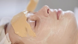 Young Woman Getting a Cosmetic 스톡 동영상 비디오(100% 로열티 프리) 16160158 | Shutterstock