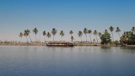 India. Houseboat On Kerala Backwaters. 스톡 동영상 비디오(100% 로열티 프리) 16365322 | Shutterstock