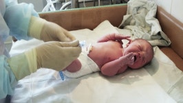 Nurse Put On Blue Bracelets 스톡 동영상 비디오(100% 로열티 프리) 16773070 | Shutterstock