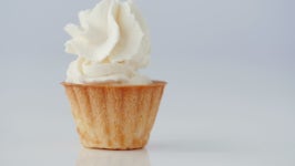 Decorating Cake with Cream. 스톡 동영상 비디오(100% 로열티 프리) 21763663 | Shutterstock