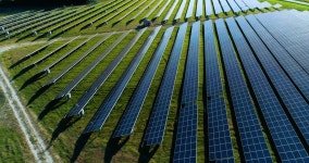 Solar Panel Farm Seen from 스톡 동영상 비디오(100% 로열티 프리) 29174734 | Shutterstock