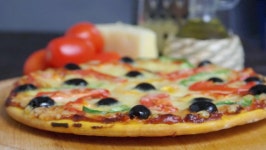 Home Pizza with Tomato and 스톡 동영상 비디오(100% 로열티 프리) 2972023 | Shutterstock