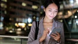 Business Woman Use of Mobile 스톡 동영상 비디오(100% 로열티 프리) 30705100 | Shutterstock