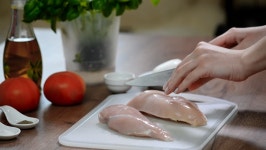 The Cook Cuts the Chicken 스톡 동영상 비디오(100% 로열티 프리) 30910381 | Shutterstock