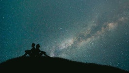 The Man and Woman Sit 스톡 동영상 비디오(100% 로열티 프리) 30970054 | Shutterstock