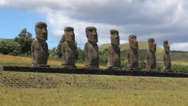 Rapa Nui Ahu Akivi 스톡 동영상 비디오(100% 로열티 프리) 4617614 | Shutterstock