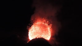 Great Spectacular Lava Explosion On 스톡 동영상 비디오(100% 로열티 프리) 5111822 | Shutterstock