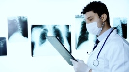 Doctor Taking Notes X Ray 스톡 동영상 비디오(100% 로열티 프리) 5472827 | Shutterstock