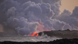 오션숯불갈비&라바짜(LAVAZZA) | Lava Flowing Into the Ocean 스톡 동영상 비디오(100% 로열티 프리) 607243 | Shutterstock