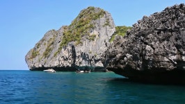 Lagoon Among the Rocks in 스톡 동영상 비디오(100% 로열티 프리) 706885 | Shutterstock
