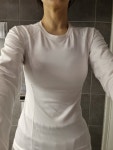 4 REVIEW - 안다르 160에 50, 평소 2 입는데 이건 4로 사봤어요. 부드럽고 도톰하고 차르르 탁 붙어요. 4REVIEW - 안다르