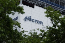 Micron’s (MU) Glum Outlook Suggests Tech Spending May Be on the Wane - Bloomberg Micron’s Glum Outlook Suggests Tech Spending... 