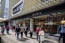 Zara Owner Inditex Tops Estimates as Eased Curbs Open Stores - Bloomberg Zara Owner Inditex Tops Estimates as Eased Curbs Open Stores