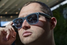 Apple Plans Smaller, Lighter Vision Headset; Meta Works on Cheaper Quest 3, AR - Bloomberg Apple’s Challenge for the Next... 