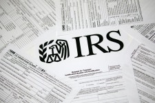 Robots Will Answer Your Tax Questions in IRS Wait-Time Call Fix - Bloomberg Robots Will Answer Your Tax Questions in IRS Wait...