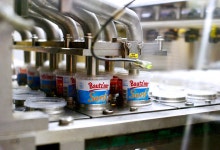 넬마켓(Ner Market) | These Quirky East German Brands Survived the End of Communism - Bloomberg These Quirky East German Brands Survived the End of...