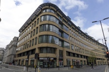 Ex-Deutsche Bank Trader Sues for Bonus After Bad Bank Shutdown - Bloomberg Ex-Deutsche Bank Trader Sues for Bonus After Bad Bank... 