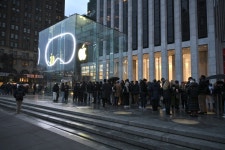 Apples (AAPL) $3,499 Vision Pro Launches; Tim Cook Visits NYC Flagship Store - Bloomberg Apple Fans Line Up to Spend $3,499 on... 
