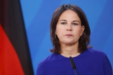 German Minister Baerbock’s Plane Stranded in UAE En Route to Australia - Bloomberg German Foreign Minister’s Plane Stranded... 