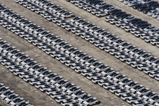 China Carmaker Dongfeng Surges as Restructuring News Sparks Consolidation Hope - Bloomberg Dongfeng Surges as Restructuring News... 