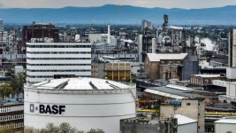 BASF (BAS GR) Set to Take Next-Round Bids for Coatings Arm in August - Bloomberg BASF Set to Take Next-Round Bids for Coatings... 