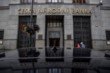 Czech Rate Decision: What to Expect - Bloomberg Global Risks to Extend Czech Rate Lockdown: Decision Day Guide